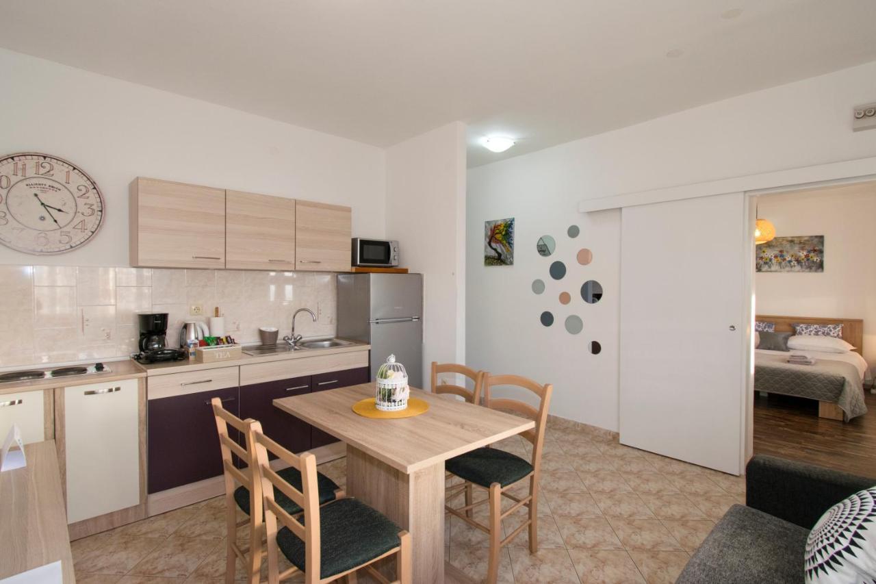 Apartman Fuma 罗维尼 外观 照片
