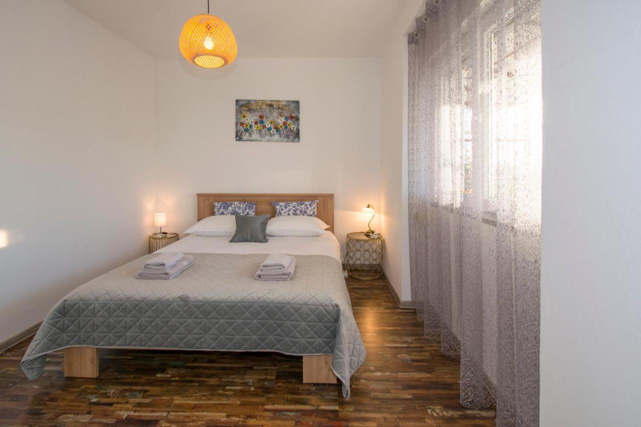 Apartman Fuma 罗维尼 外观 照片