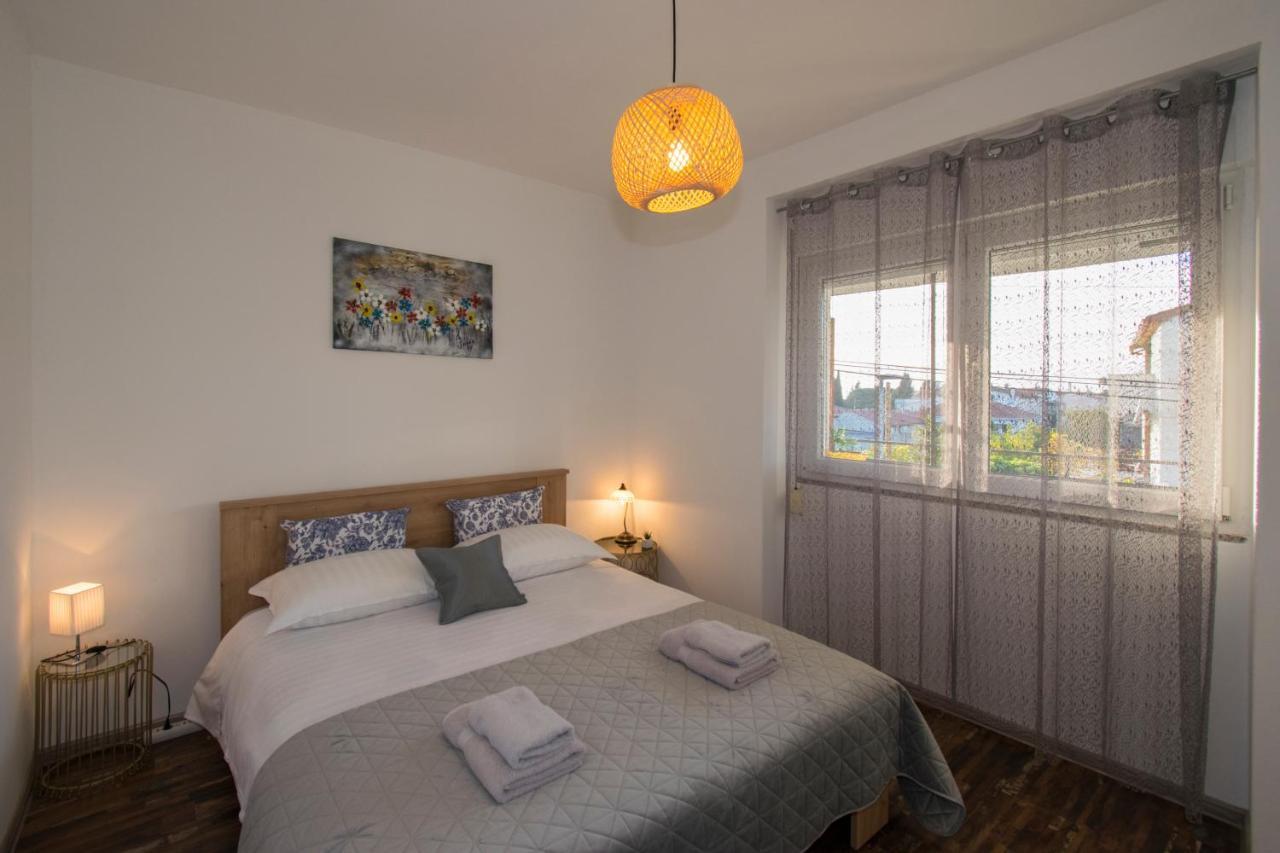 Apartman Fuma 罗维尼 外观 照片